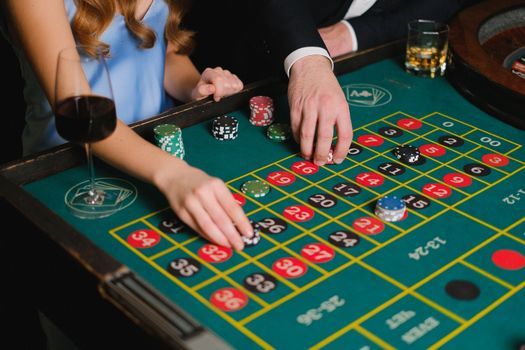 Online vs. Traditional Casinos: Where Should You Place Your Bets?